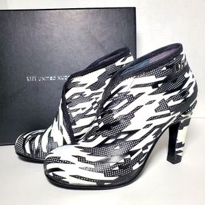 United Nude Black White Fold Mid Ankle Boots Heels w/ Box 3D Retro 80's 90's